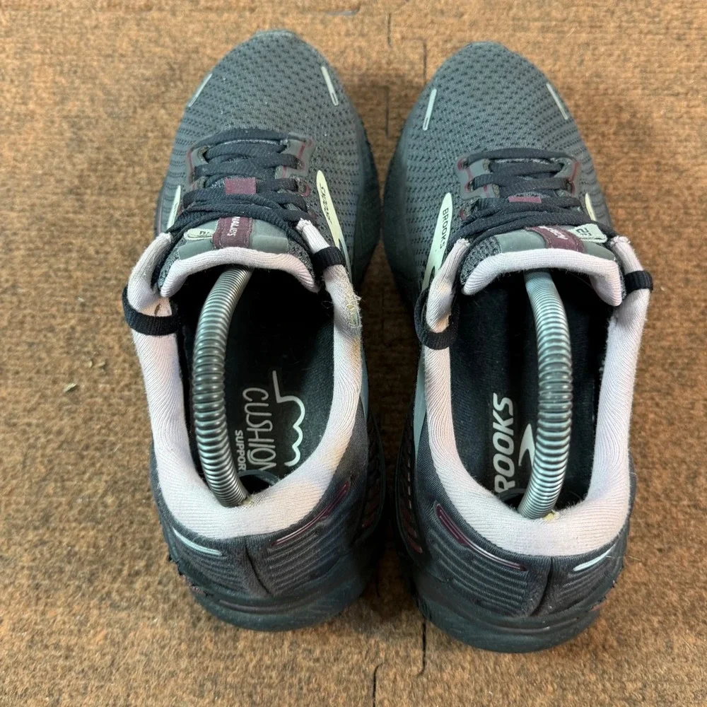 Brooks Adrenaline GTS 22 Womens 8 Wide D Grey Lilac Running Shoes 1203531D015 C+